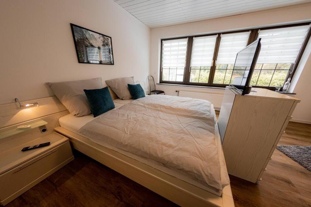 Wohnung Hirschhoehe Im Taunus Neu-Anspach Bagian luar foto